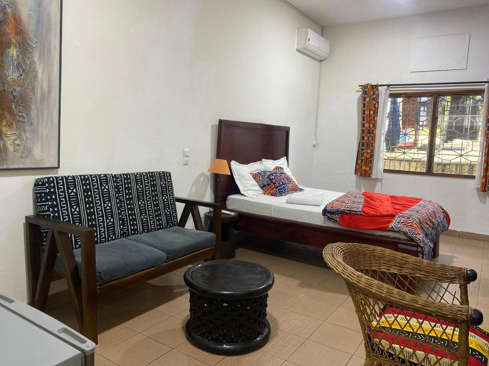 ホテル Fiiaa Yaoundé エクステリア 写真